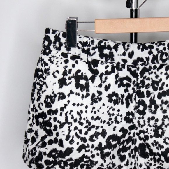 J Crew H5608 Linen Cotton Blend Scalloped Ink Animal Print  Shorts Size 4 - Picture 12 of 16